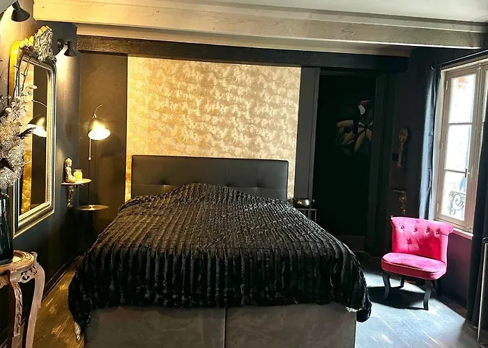 La Black / Les Romantiques A Centre Historique Apartment