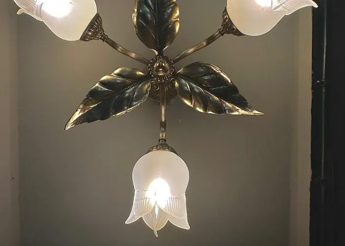 La Black / Les Romantiques A Centre Historique Apartment *