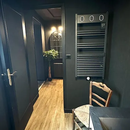 La Black / Les Romantiques A Centre Historique Lägenhet *