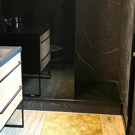 Lägenhet La Black / Les Romantiques A Centre Historique *